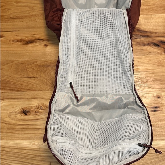 REI Women’s Ruckpack 40L - Picture 14 of 14